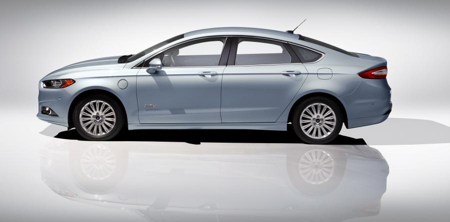  Ford Fusion Energi 2012 года  (фото 7 из 11)